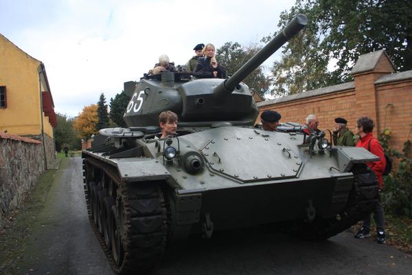 1382361357 16 FT0 1404405 10202213524478742 645035919 O 